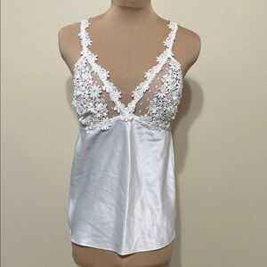 Flora Nikrooz White Lace Chemise‎